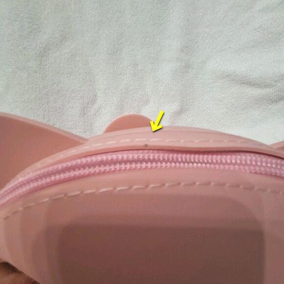 Kawaii Sanrio Hello Kitty Pink Small Crossbody Purse 3D Silicone Bag - Picture 7 of 8